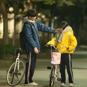 偷拍美女尿尿拉屎黄片
